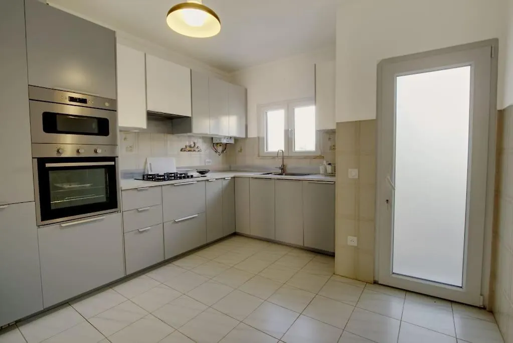 Townhouse In Quarteira Villa