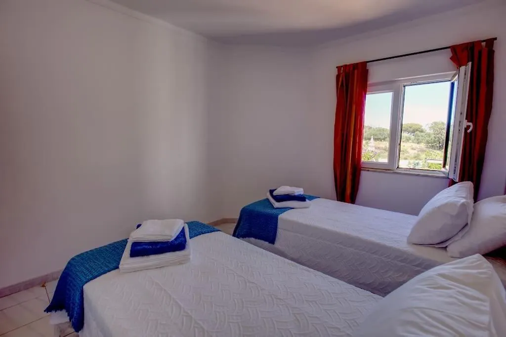 Townhouse In Quarteira Villa
