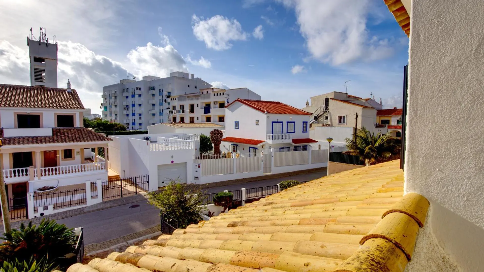 Villa Townhouse In Quarteira Portogallo