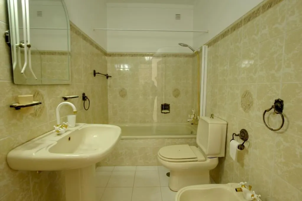 Villa Townhouse In Quarteira